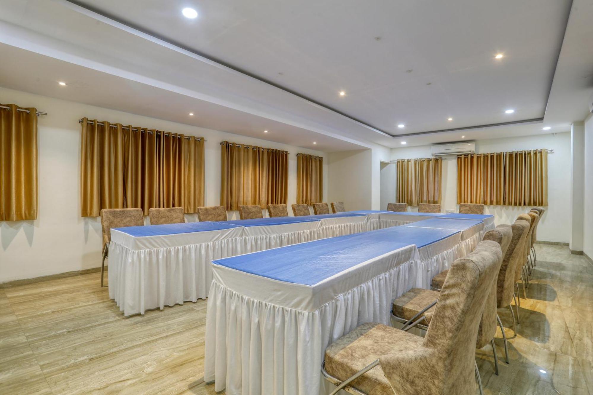 Soonstay Hotel Konark Indore Buitenkant foto