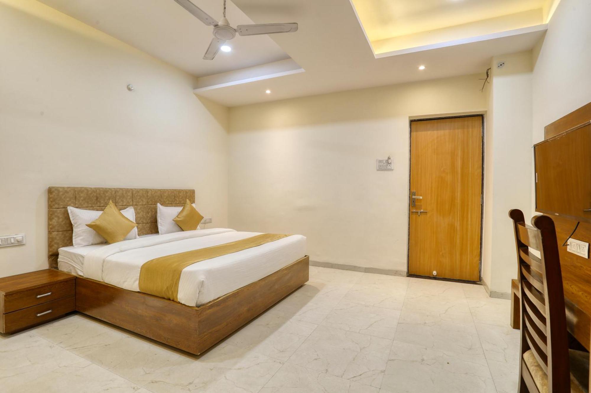 Soonstay Hotel Konark Indore Buitenkant foto